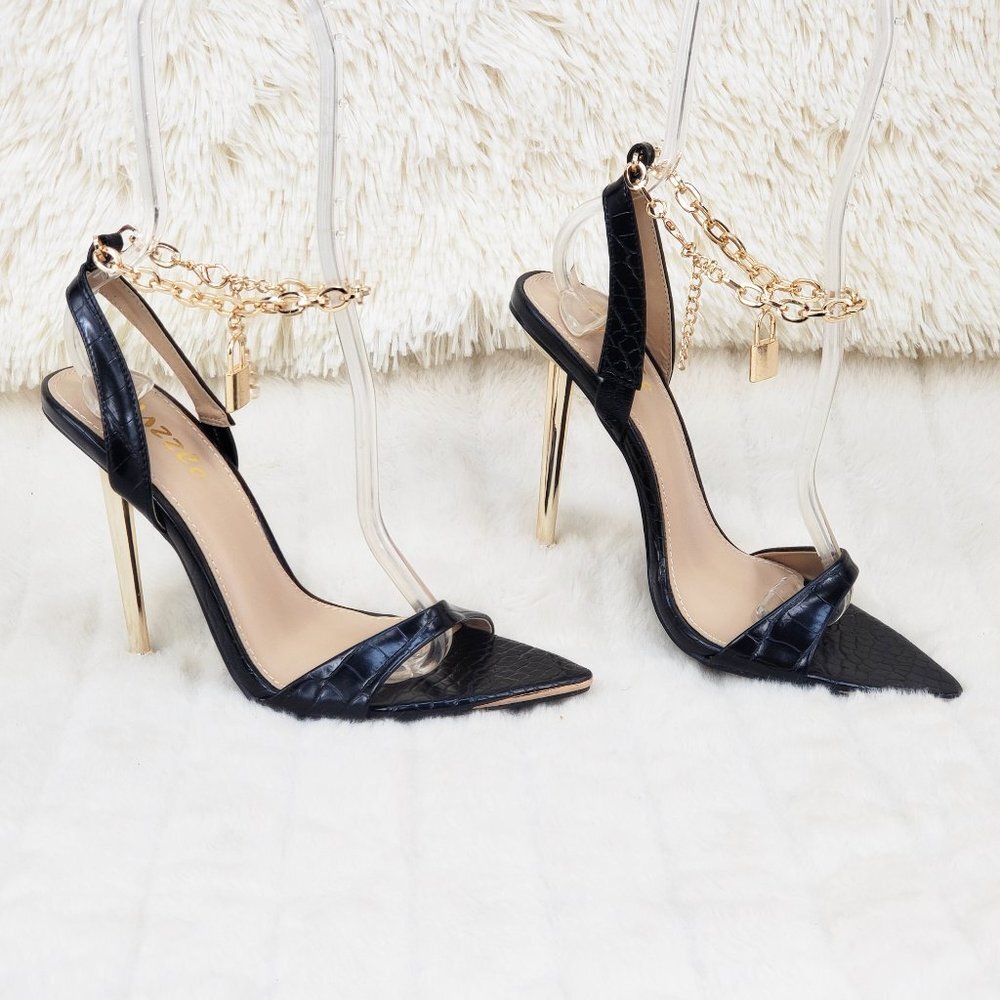 Nicely Lock Chain Strap High Heels Metal Toe Tip Black